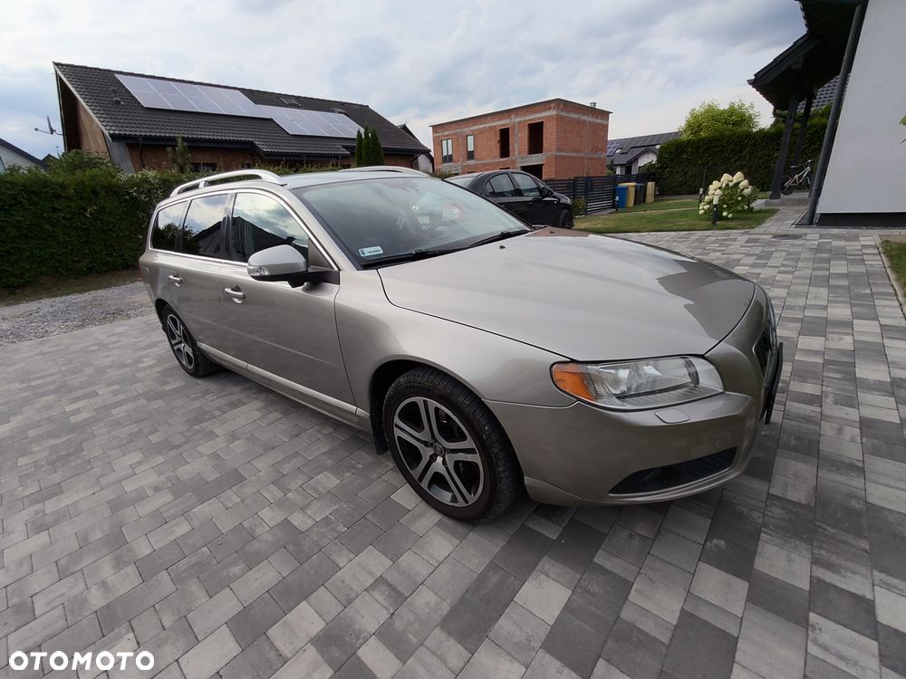 Volvo V70 D5 Summum - 3