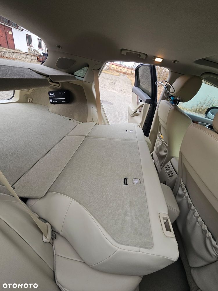 Infiniti QX70 3.7 S - 29