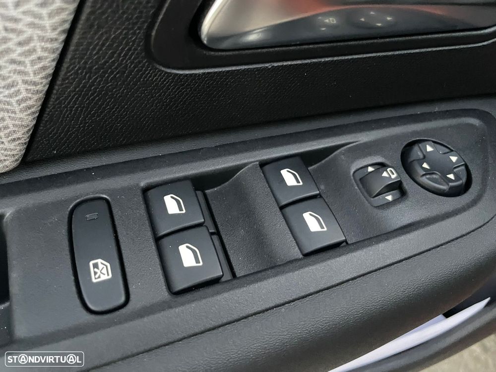 Citroën C4 1.2 PureTech Shine - 24