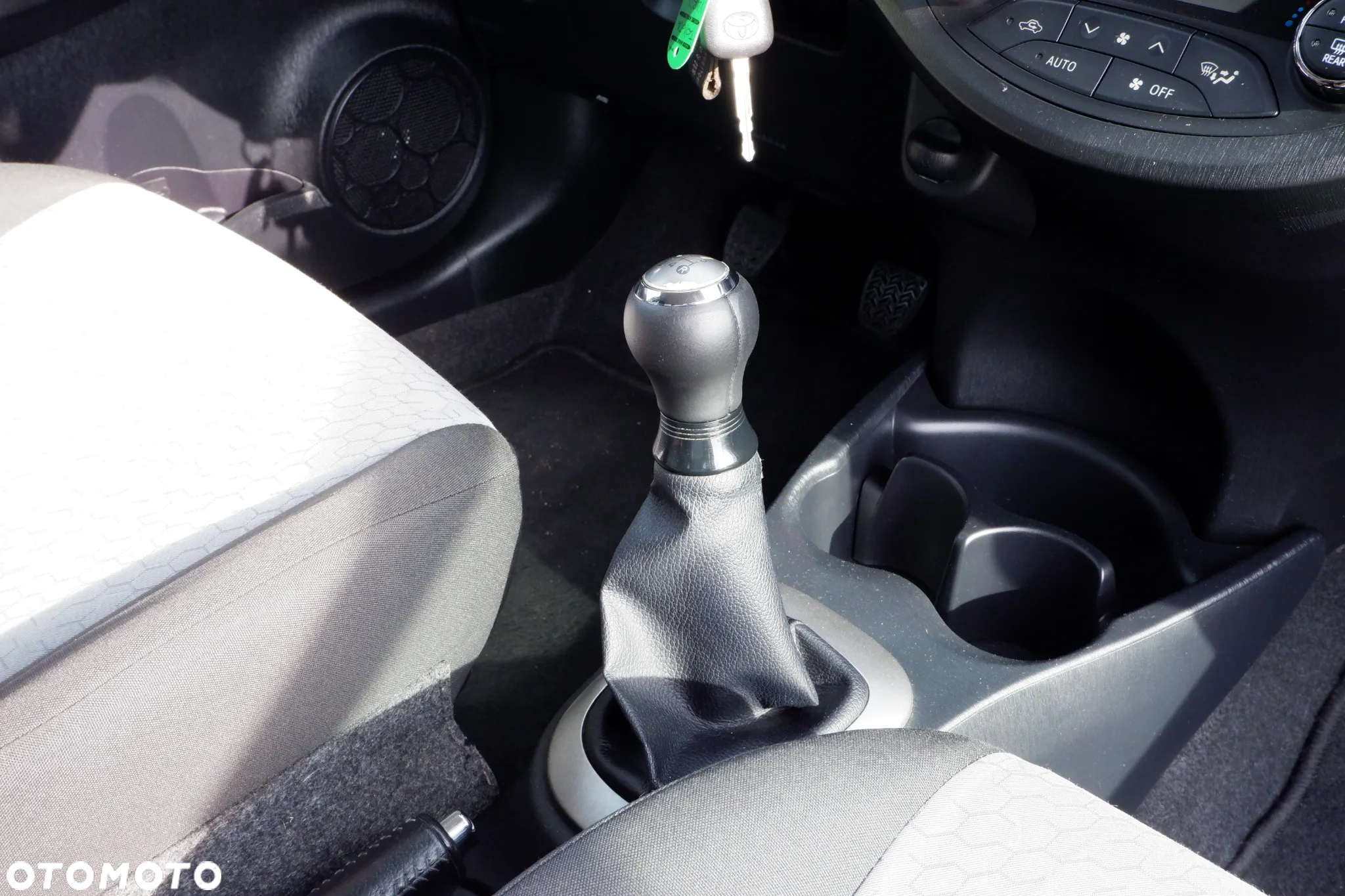 Toyota Yaris 1.0 Sol - 7