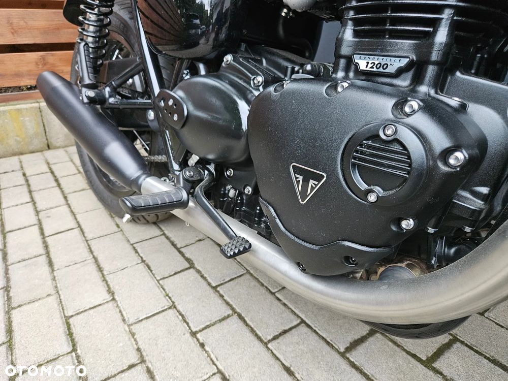 Triumph Bonneville - 7