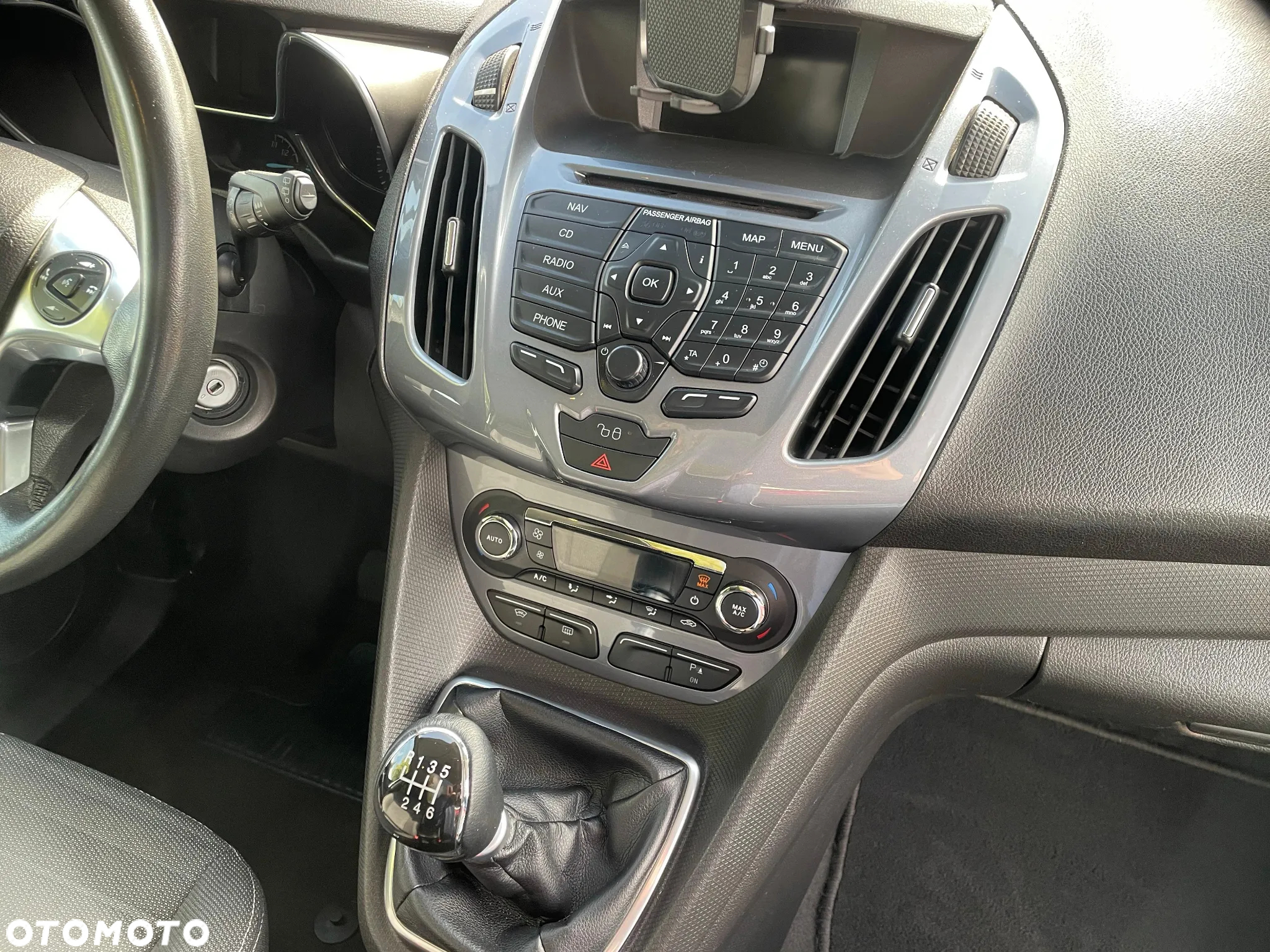 Ford Tourneo Connect - 11
