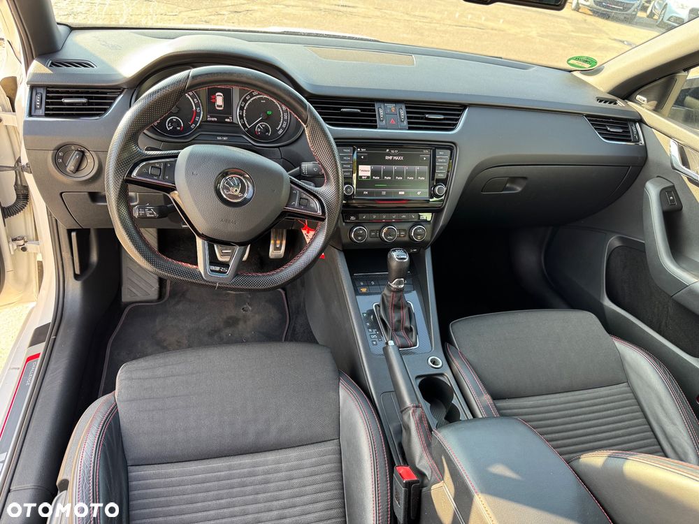 Skoda Octavia 2.0 TDI DSG RS - 26