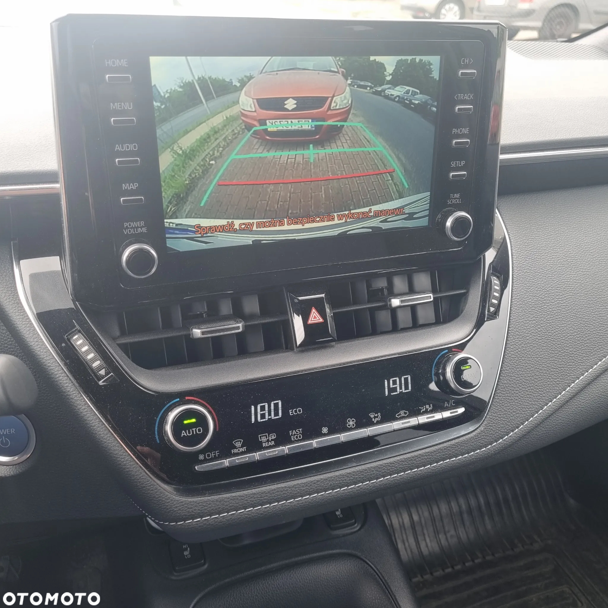 Suzuki Swace 1.8 Hybrid Premium Plus CVT - 16