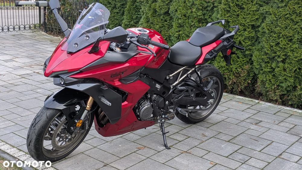 Suzuki GSX - 12