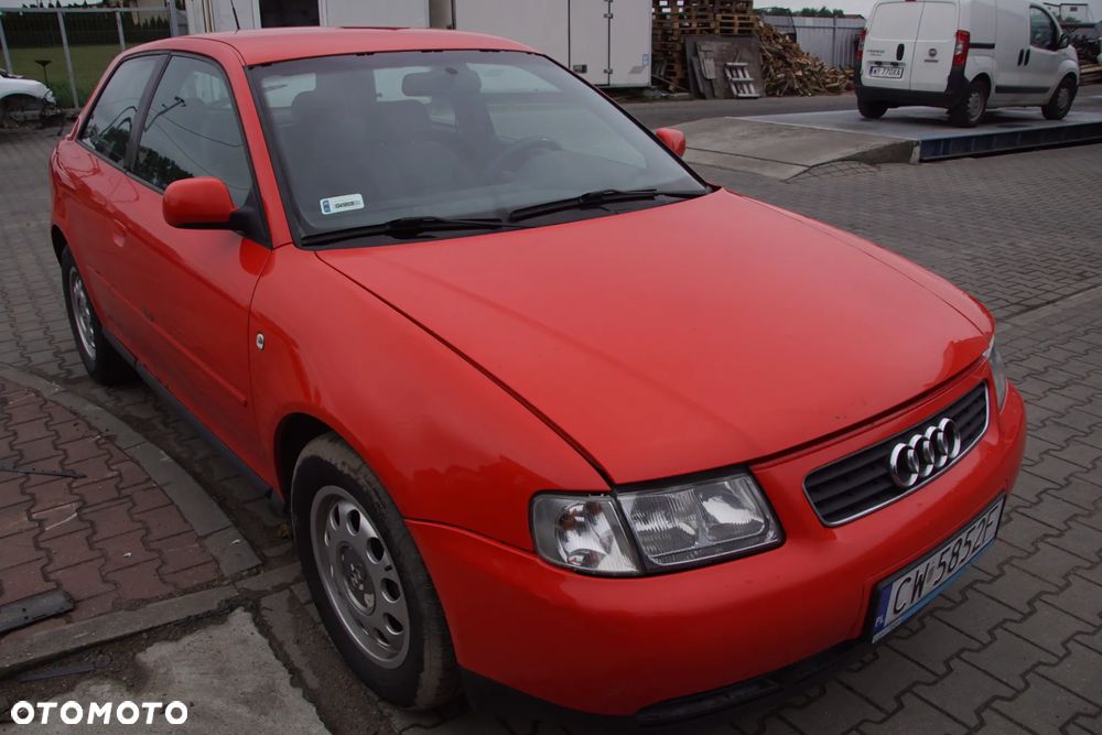 Auto na części - Audi A3 8L 1.6 8V 101 KM APF DUU LY3F 2000R Silnik Skrzynia Drzwi Maska Błotnik Klapa Lampa Lusterko Klamka Szyba Deska Kokpit Sterownik Moduł Czujnik Licznik Panel Kierownica - 7