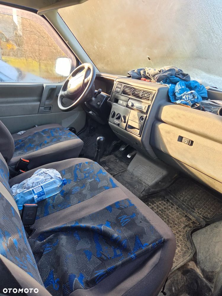 Volkswagen Transporter - 3