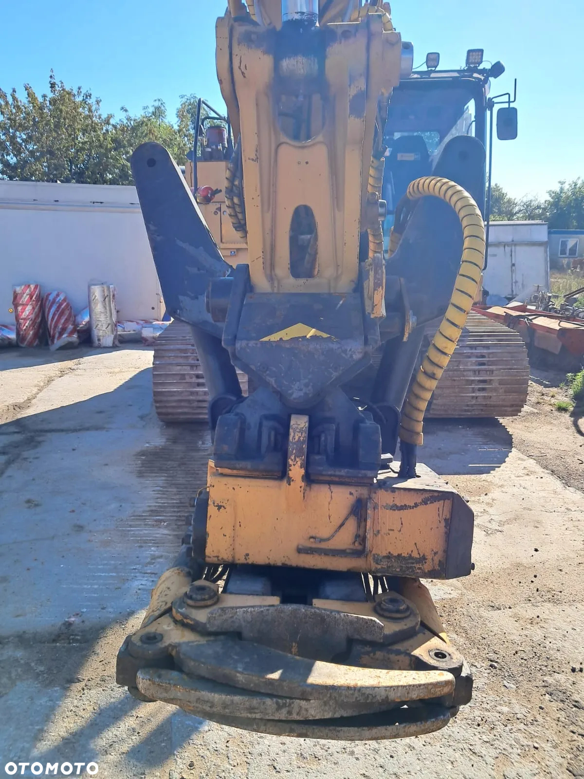 Caterpillar 325 FLCR - 16