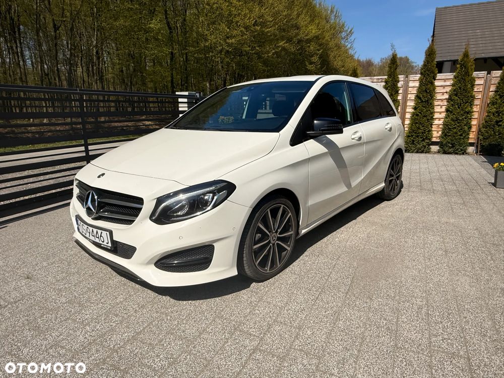 Mercedes-Benz Klasa B 220 4-Matic - 1