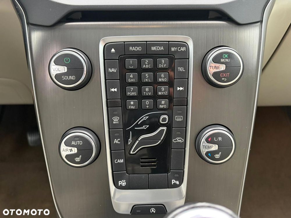 Volvo V40 D2 Summum - 21