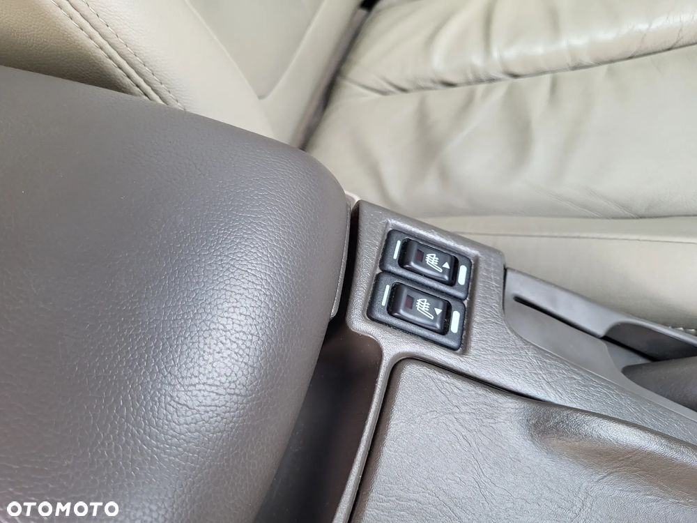 Nissan Maxima 2.0 Elegance - 35