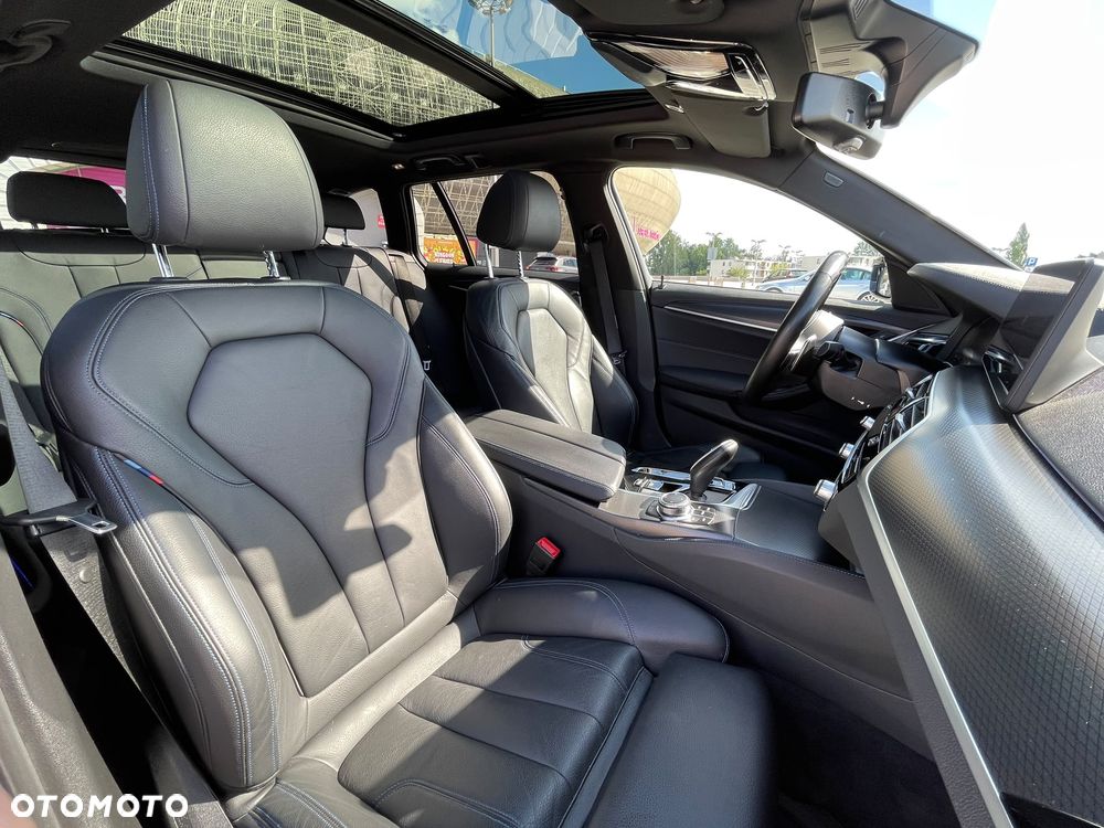 BMW Seria 5 540i xDrive mHEV M Sport sport - 35