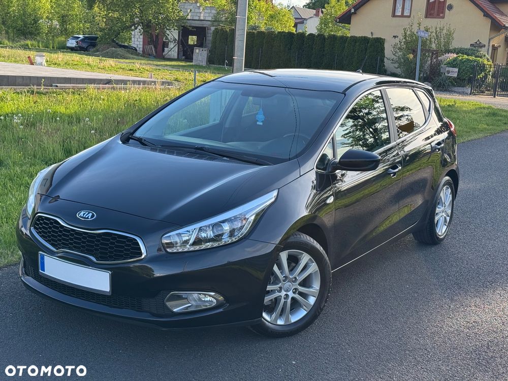 Kia Ceed - 11