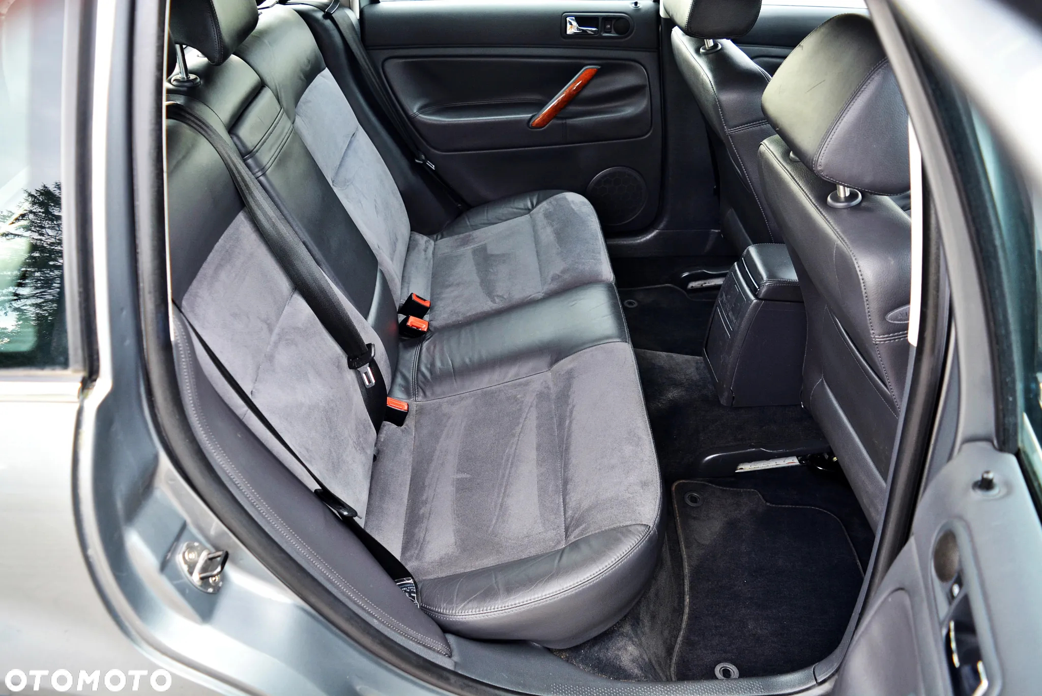 Volkswagen Passat 1.9 TDI Highline - 7
