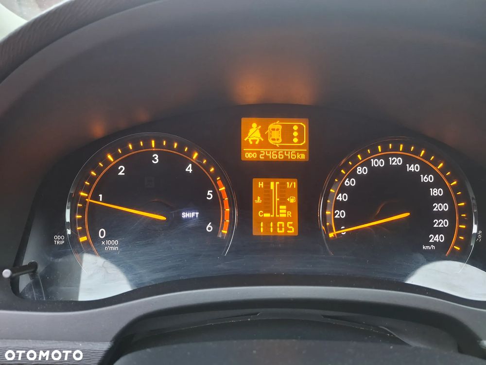 Toyota Avensis 2.0 D-4D - 13