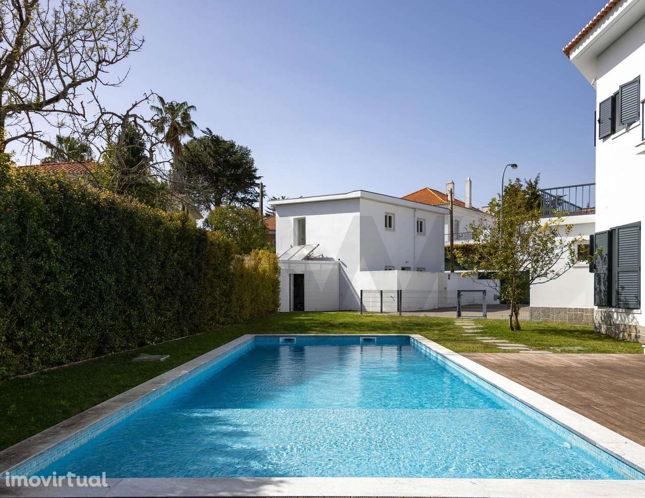 Moradia Senhorial T8 com Jardim e Piscina no Coração do Estoril - Grande imagem: 2/57