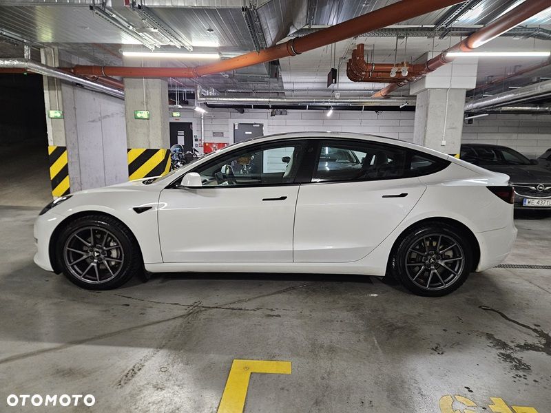 Tesla Model 3 - 5