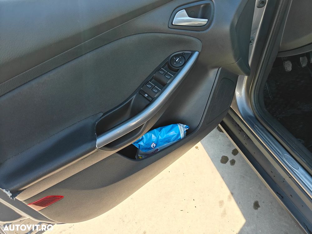 Ford Focus 1.6 Ecoboost Start Stop Titanium - 9