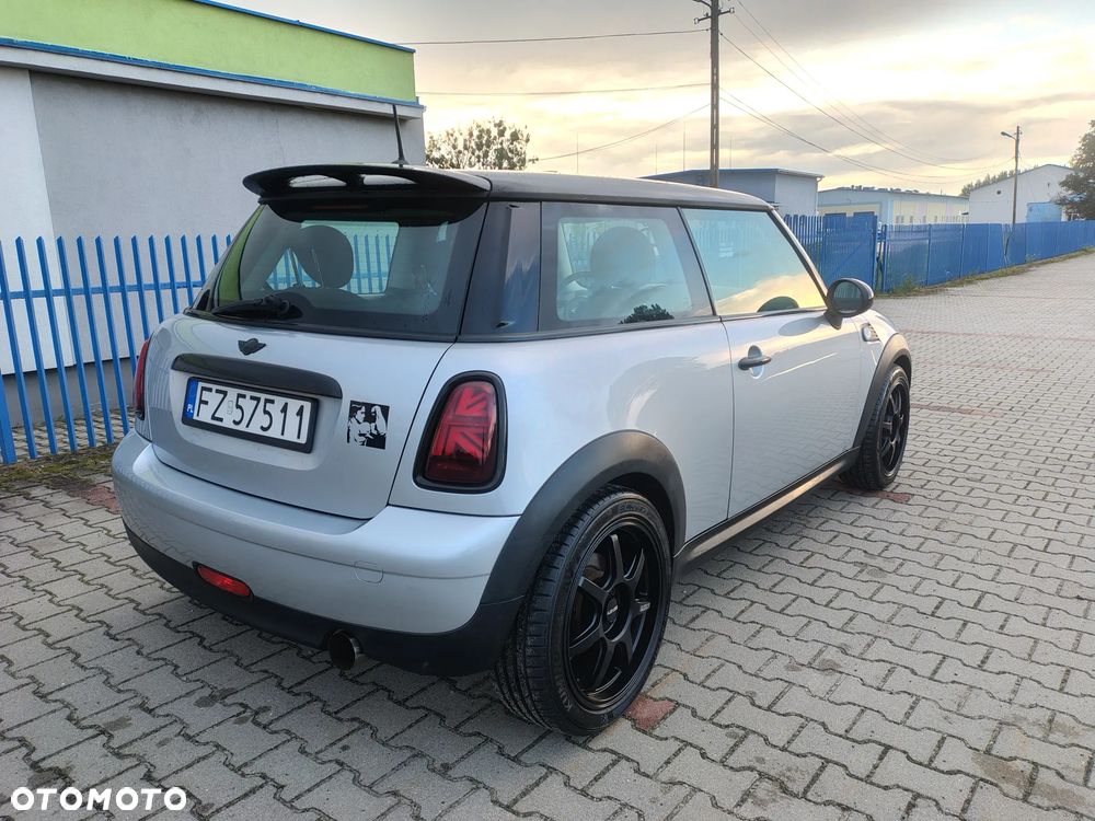 MINI Cooper Standard - 4