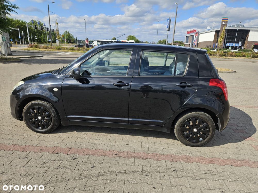 Suzuki Swift - 4