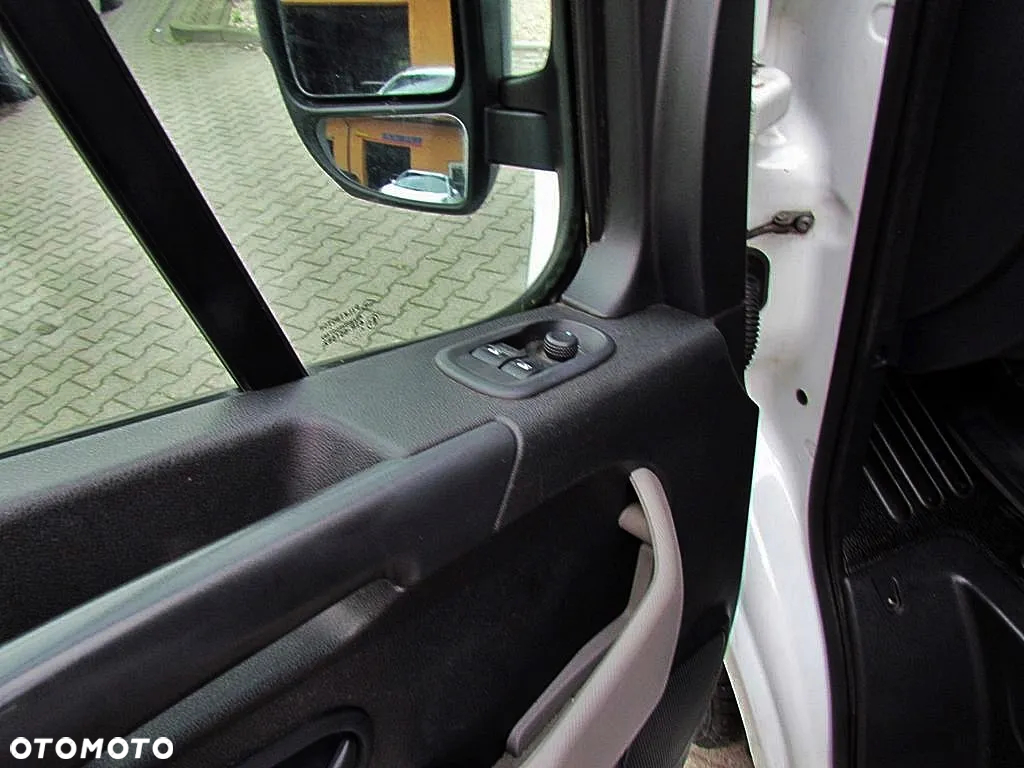 Opel Movano - 11