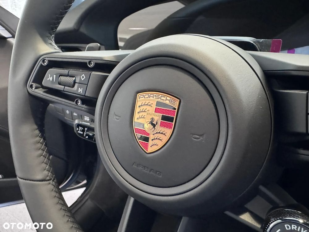 Porsche 911 Carrera 4S - 19