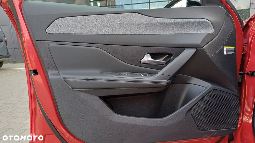Peugeot 308 1.2 mHEV Allure S&S e-DCS6 - 11