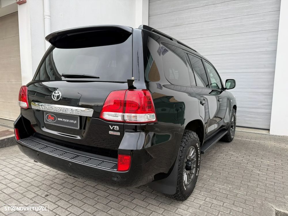 Toyota Land Cruiser 4.5 D-4D V8 - 2