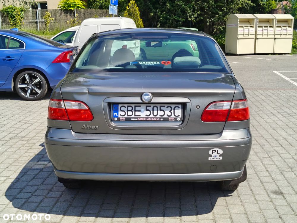 Fiat Albea 1.4 Dynamic - 12