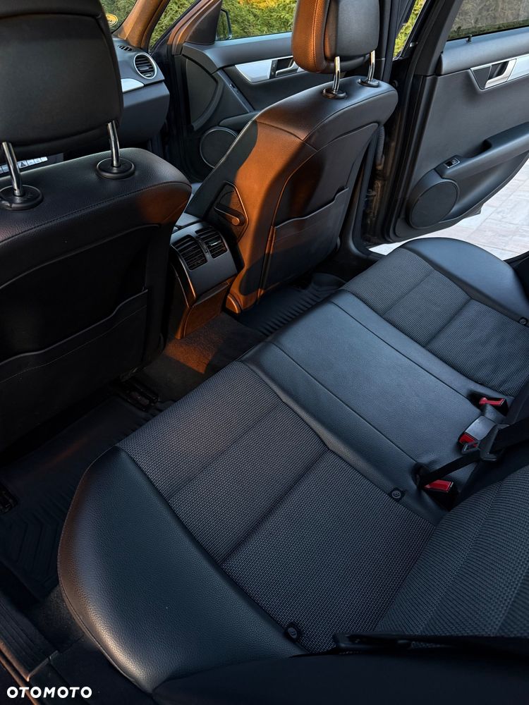 Mercedes-Benz Klasa C 220 d 4-Matic 7G-TRONIC - 12