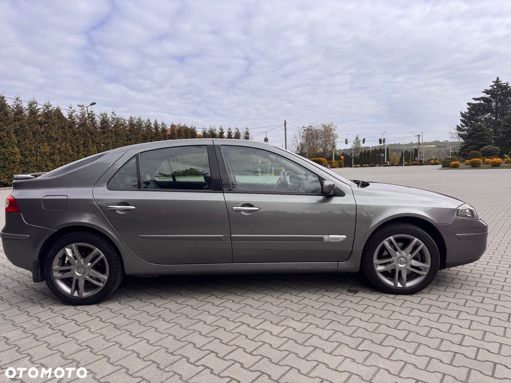 Renault Laguna 1.9 dCi FAP Initiale - 4