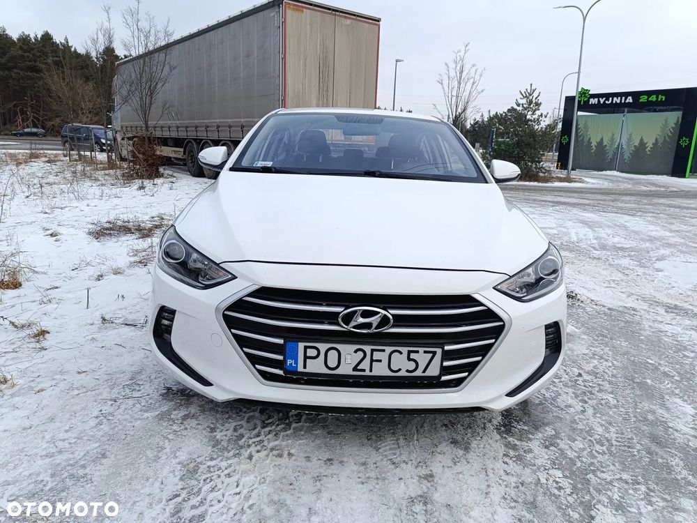 Hyundai Elantra 1.6 CRDi Classic + - 4
