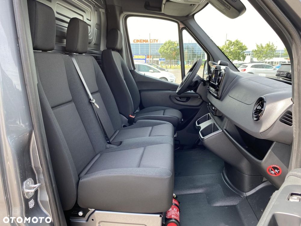 Mercedes-Benz Sprinter - 18