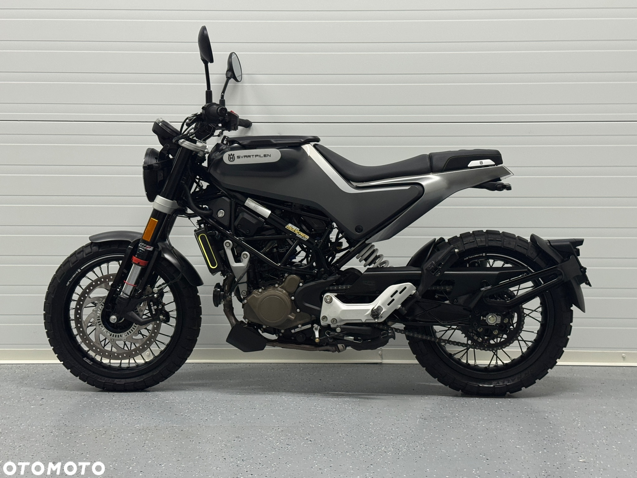Husqvarna Svartpilen - 14