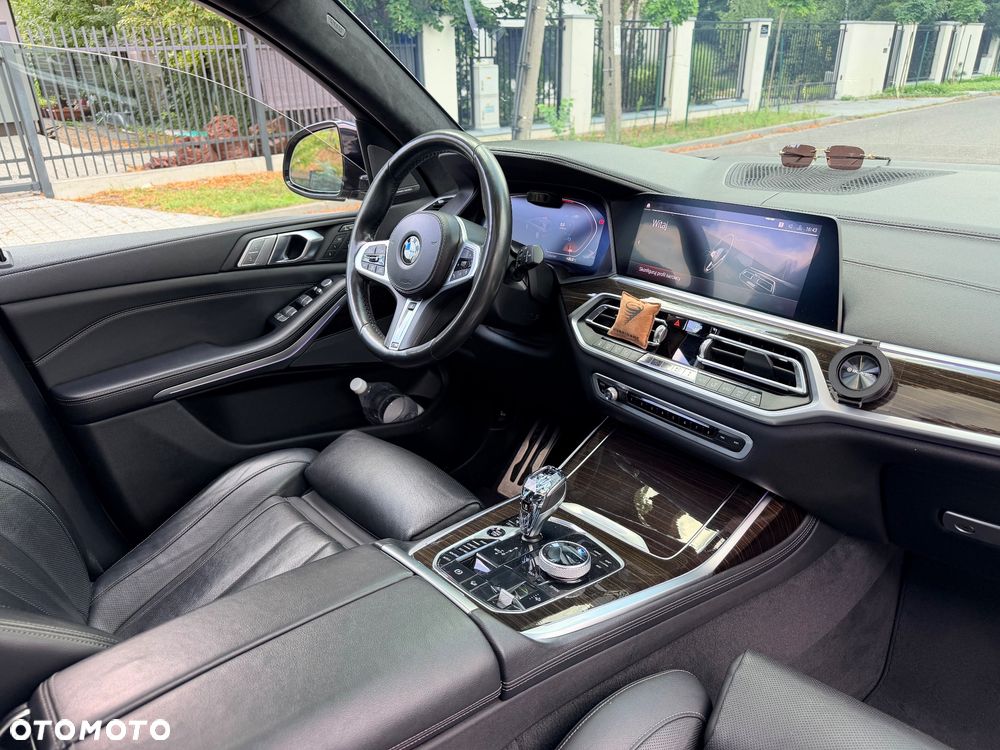 BMW X7 M50i sport - 33