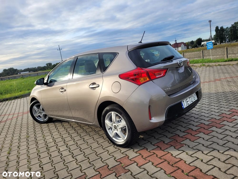 Toyota Auris 1.33 VVT-i Premium Comfort - 35