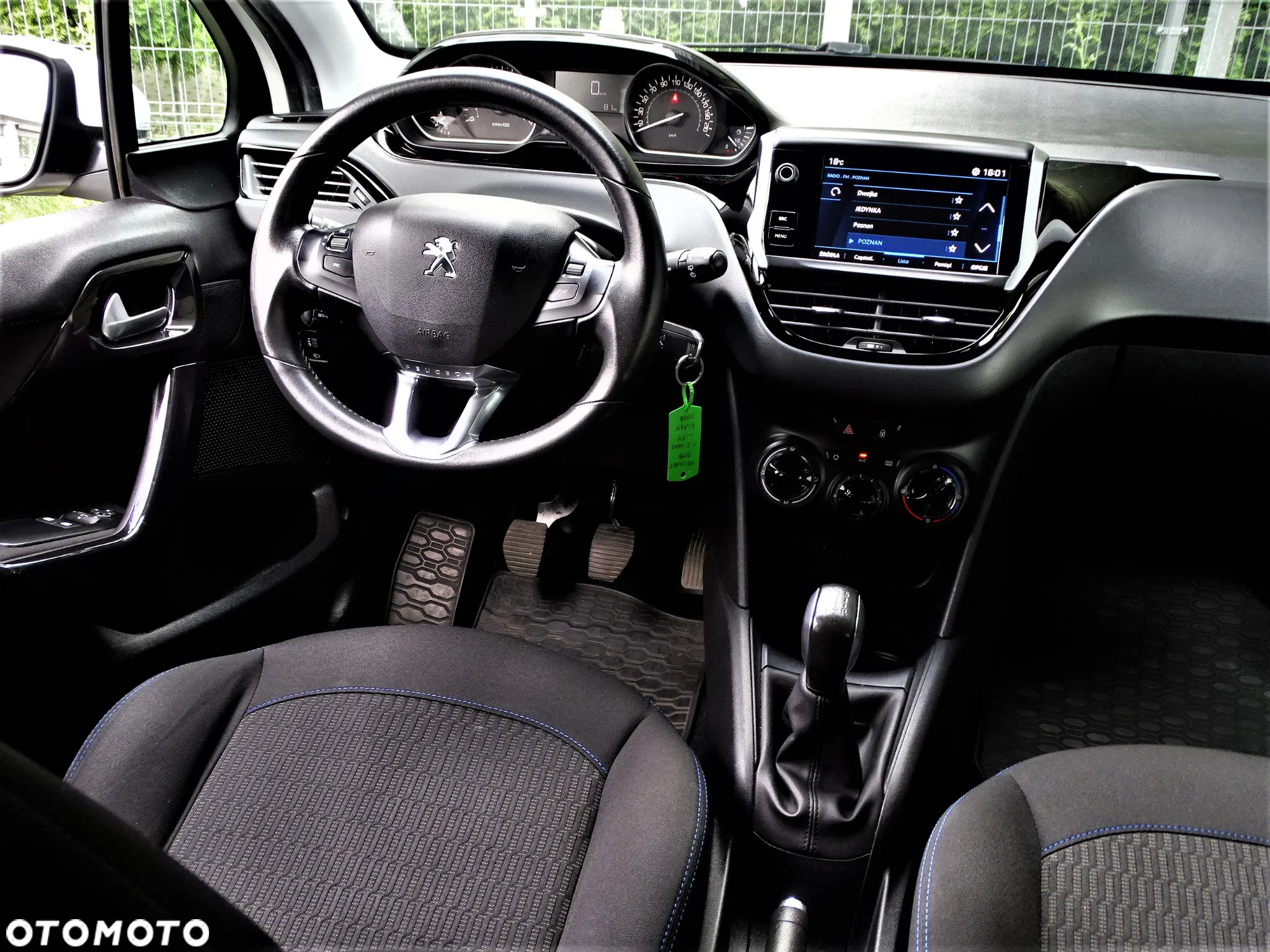 Peugeot 208 PureTech 82 Stop & Start Signature - 23