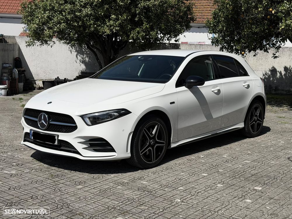 Mercedes-Benz A 250 e 8G-DCT AMG Line - 1