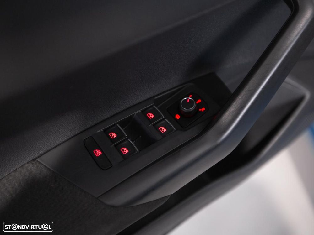 VW Polo 1.6 TDI Highline DSG - 15