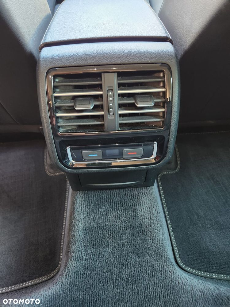 Volkswagen Passat 2.0 TDI SCR DSG 4Motion Business - 21