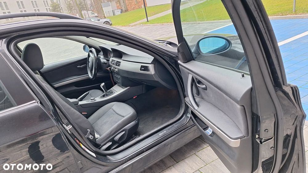 BMW Seria 3 318d - 12