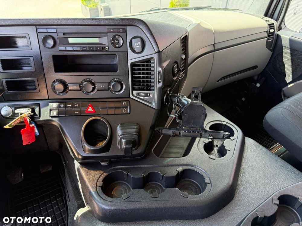 Mercedes-Benz Antos Actros Arocs 1843 // Wywrotka 3 - stronna // Klimatyzacja // Hak do przyczepy // Plandeka osłaniająca ładunek // Blokada mostu // Euro 6 - 37
