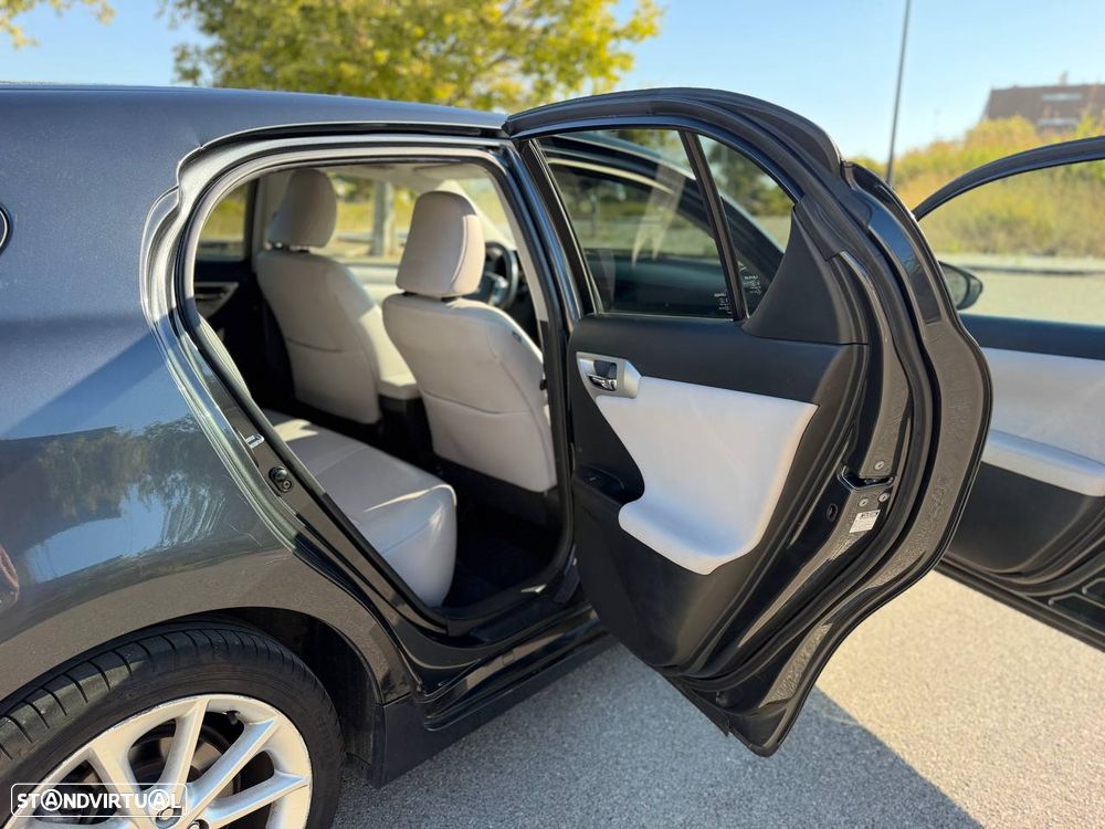 Lexus CT 200h - 14
