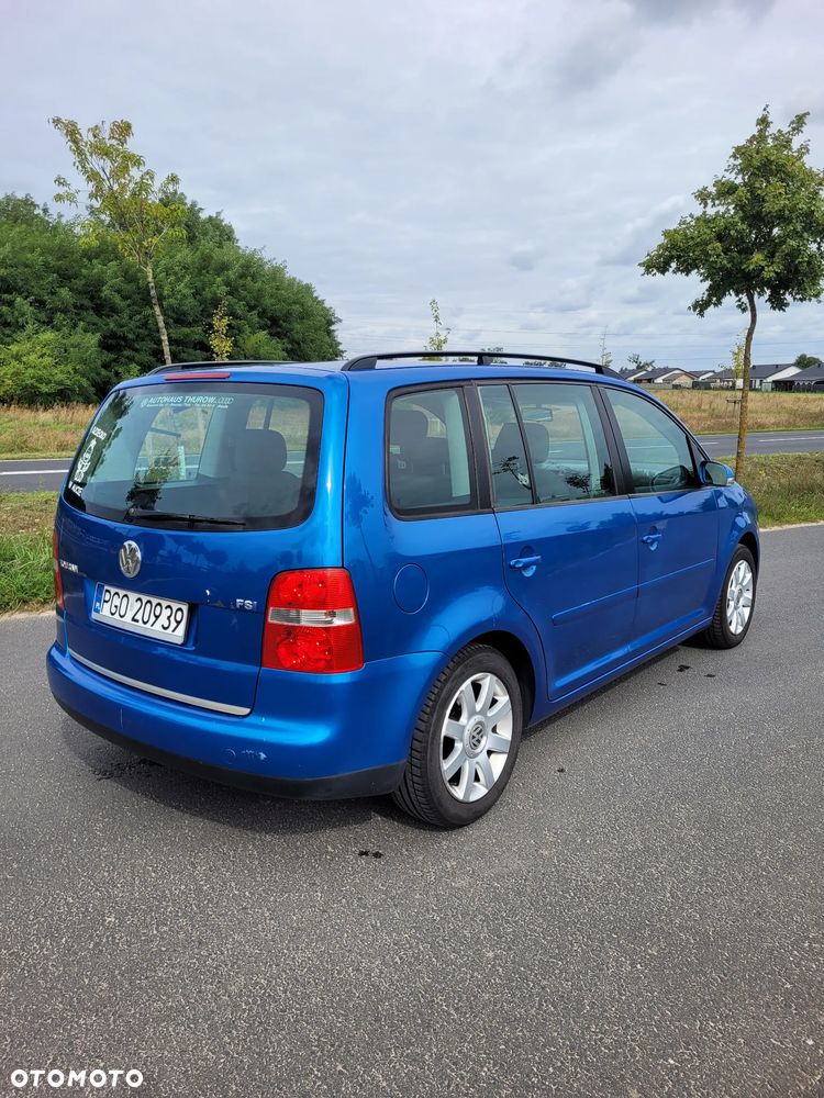 Volkswagen Touran - 4
