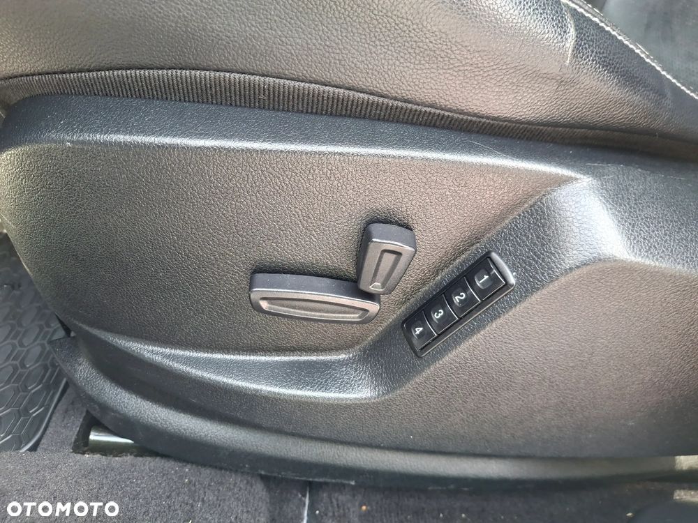 Ford S-Max 2.2 TDCi Titanium - 29