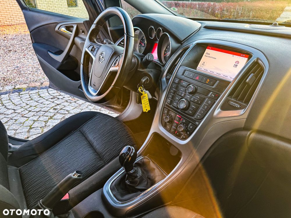 Opel Astra 1.4 Turbo Design Edition - 28