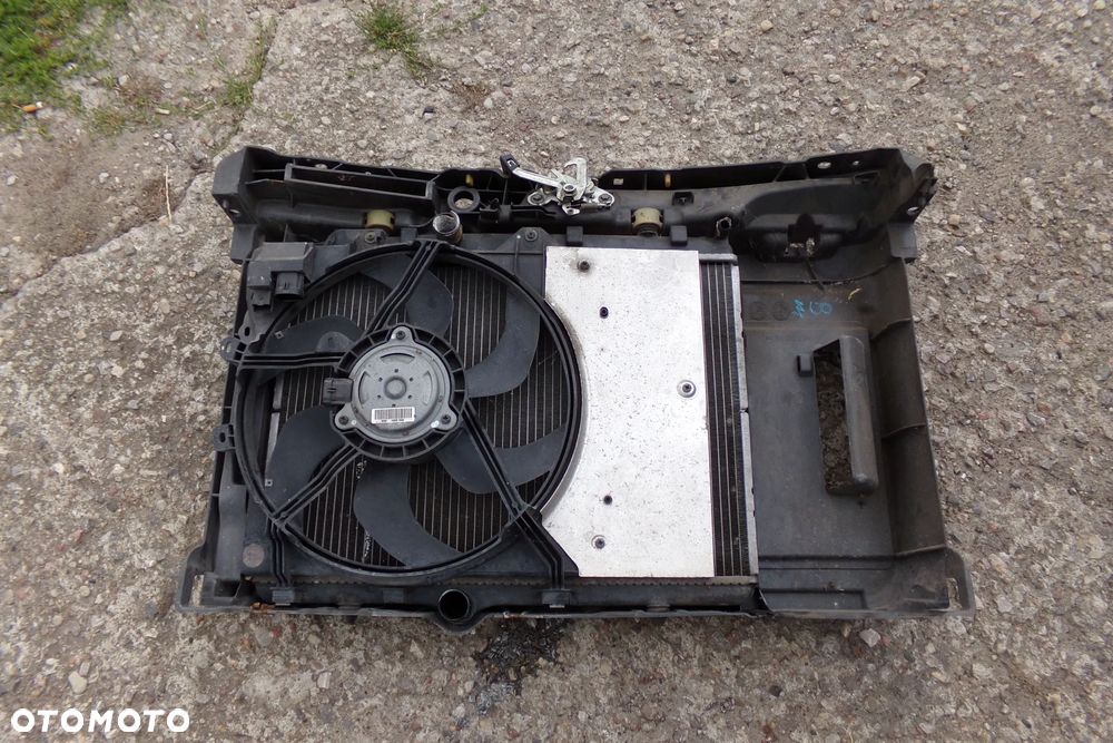 Pas przedni 9687711380 z chłodnicami i wentylatorem Peugeot 207 1.6VTI - 2