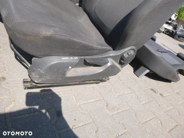 FOTEL FOTELE LEWY PRZÓD PRAWY PRZÓD + TYLNA KANAPA OPEL CORSA D 5D - 32