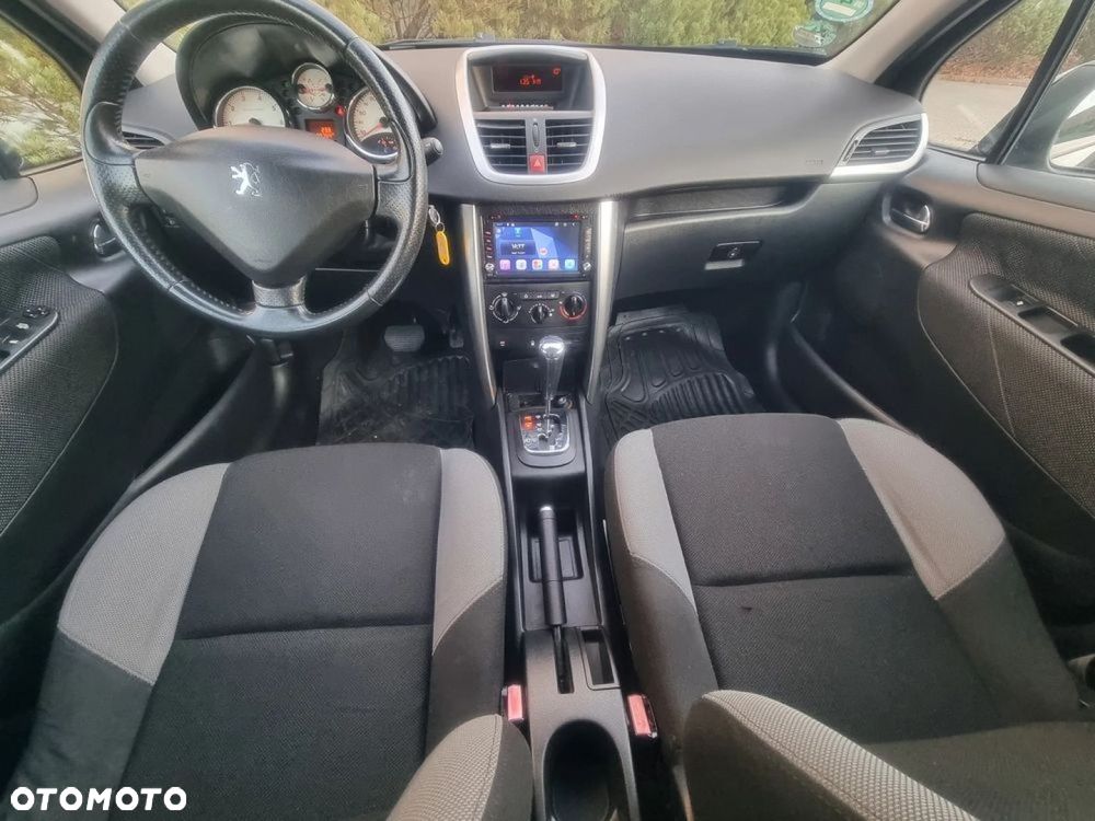 Peugeot 207 - 11