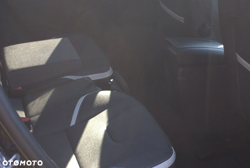 Volvo V40 T3 Drive-E Kinetic - 25